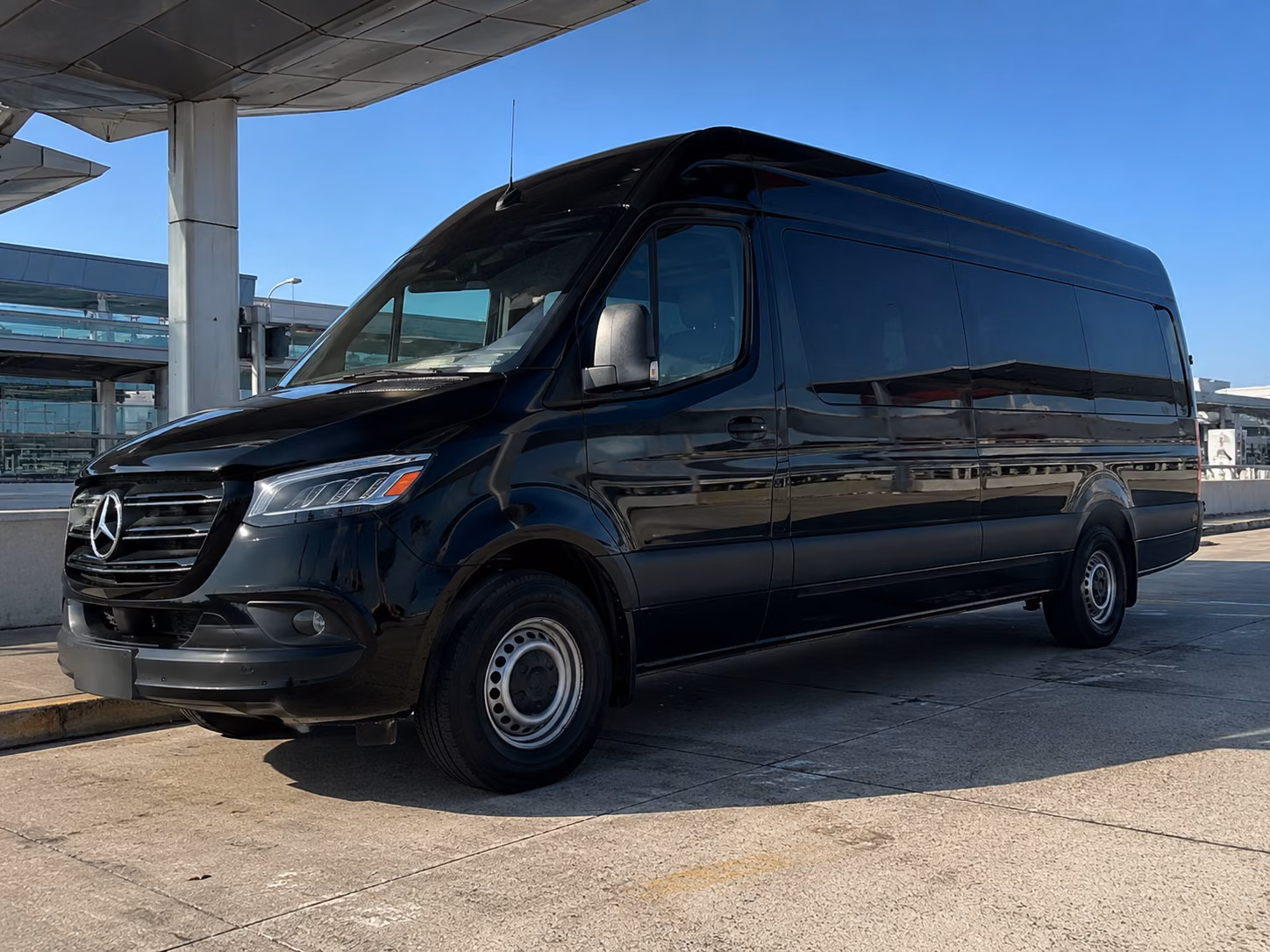 guest shuttles to yellowstone cellars winery and wedding venues around billings